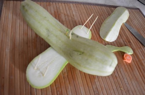 Artesanato de vegetais de mãos dadas