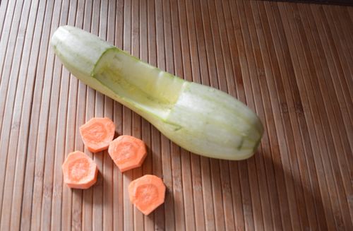 Artesanato de vegetais de mãos dadas
