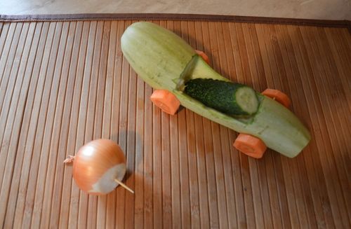 Artesanato de vegetais de mãos dadas