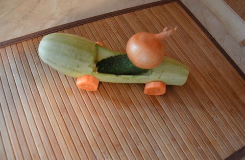 Artesanato de vegetais de mãos dadas