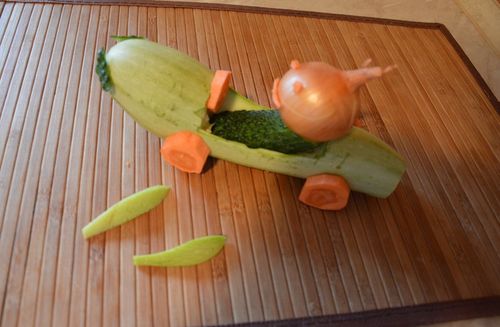 Artesanato de vegetais de mãos dadas
