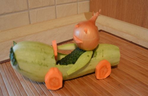 Artesanato de vegetais de mãos dadas