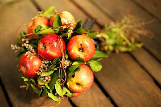 Ele mesmo um florista: 5 bouquets de outono com vegetais e frutas