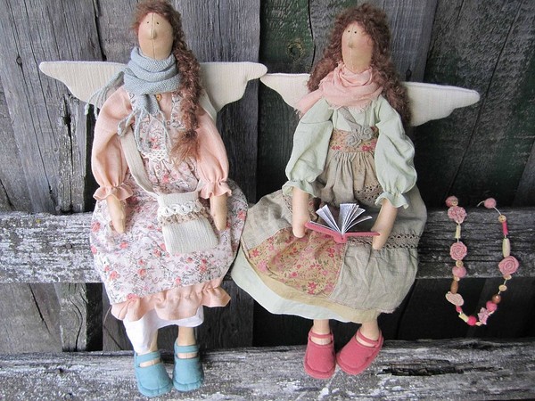 Nós costuramos brinquedos macios em estilo Tilde com nossas próprias mãos - padrões