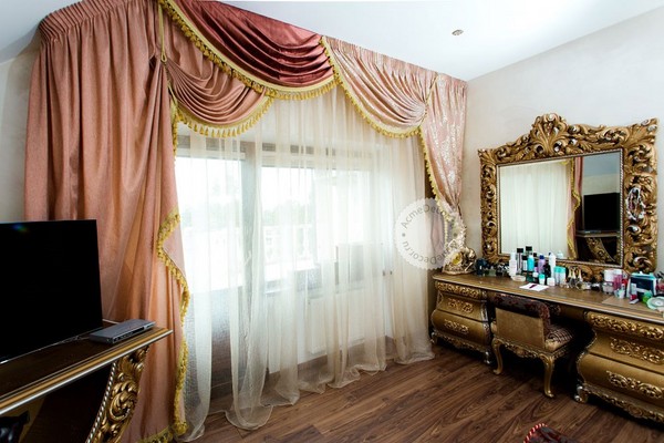 Cortinas com svagami próprias mãos - fotos e padrões