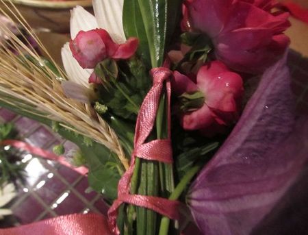 Grinalda de flores para o casamento com suas próprias mãos