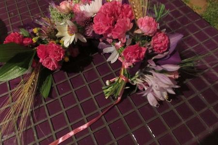Grinalda de flores para o casamento com suas próprias mãos