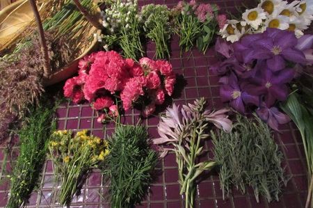 Grinalda de flores para o casamento com suas próprias mãos