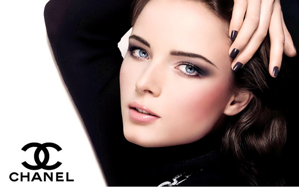 Maquiagem efetiva por dez minutos: maquiadora de dentes Chanel