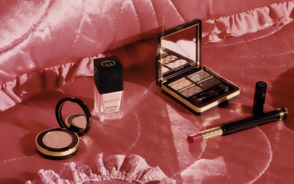 Este rosa misterioso: uma coleção de maquiagem Gucci Beauty F / W 2016