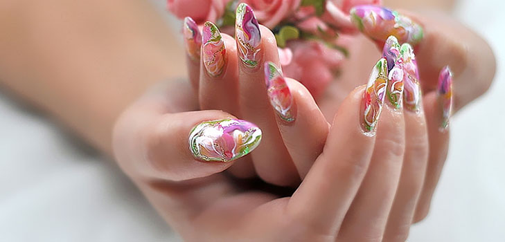 Idéias de manicure para 8 de março: novas tendências do Instagram