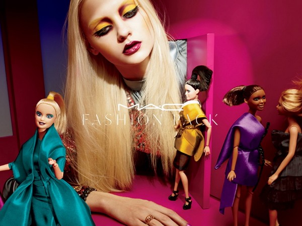 Como Barbie: Summer Makeup Collection MAC Fashion Pack 2016