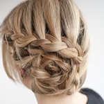 Como fazer um penteado noturno para um cabelo de comprimento médio
