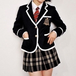 Belo uniforme escolar na última chamada