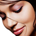 Maquiagem dos olhos: tire flechas na frente dos olhos Maquiagem dos olhos: tire flechas na frente dos olhos