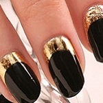 Manicure com papel alumínio
