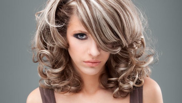 Fígado de fios finos de cabelo escuro Fígado de fios finos de cabelo escuro