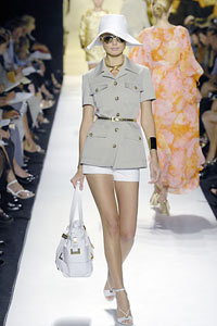 Jaqueta ao estilo militar ou safari Jaqueta ao estilo militar ou safari