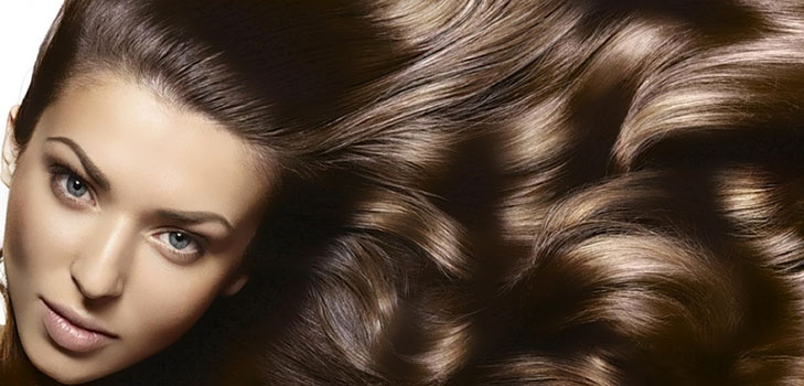 Efeito cegante: 5 maneiras de retornar o brilho do cabelo
