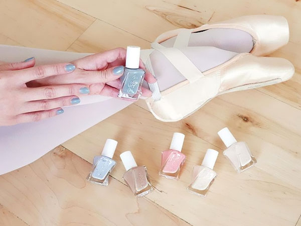 Manicure Pastel: uma coleção de vernizes Essie Gel Couture Ballet Nudes 2017
