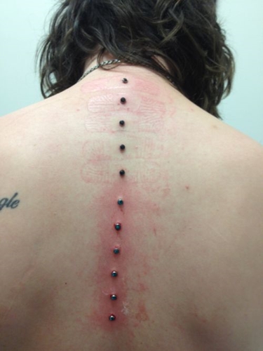 Piercing microdermal: como os microdermabras são feitos (foto)