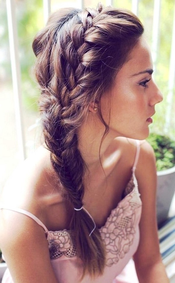 Braid trança em cabelo médio com uma foto
