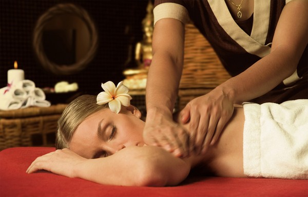 Força e harmonia da vida: massagem tailandesa no SPA-salon Banyan Tree