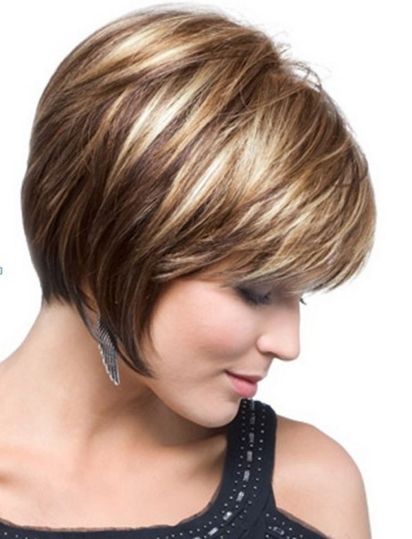 Haircuts para um rosto redondo com uma foto