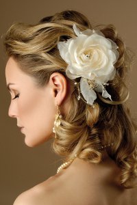Penteados de casamento com flores