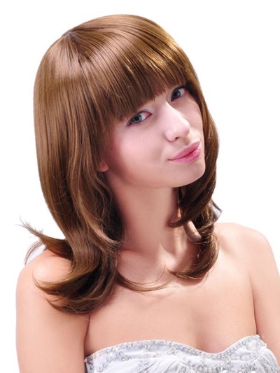 Estilo bonito em cabelo médio