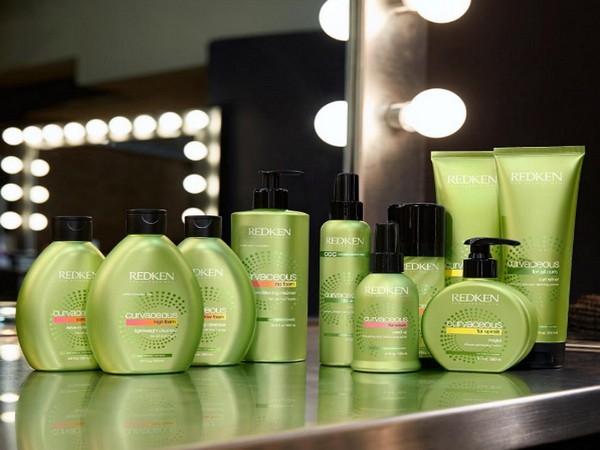 Revolução ondulada: novos itens para ringlets curvados Redken Curvaceous