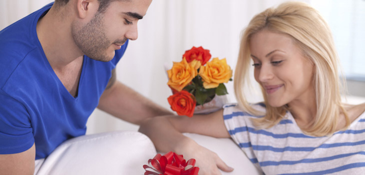 Como ensinar seu marido a dar presentes: 6 dicas para um psicólogo