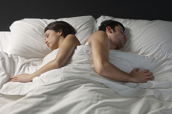 Dorme em pares: determine a postura em um sonho, como um homem te trata