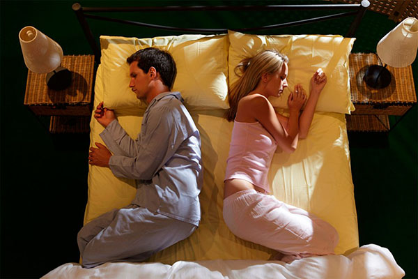 Dorme em pares: determine a postura em um sonho, como um homem te trata