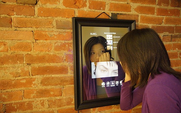 Mais do que uma reflexão: um espelho inteligente Perseus Mirrors