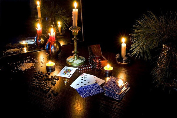 Divination em Natal em casa de 6 a 7 de janeiro de 2017 - o carisma do amor e da noiva, o futuro, o dinheiro