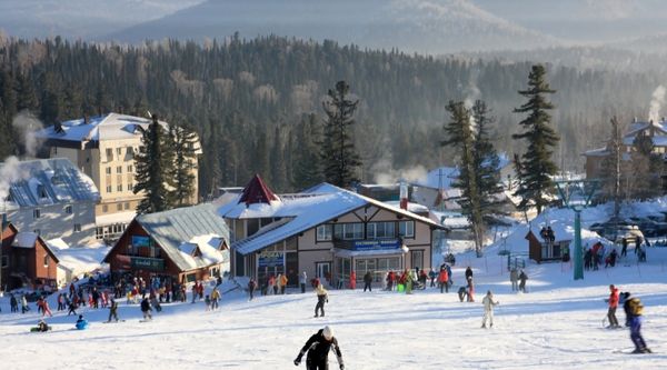 Estâncias de esqui de montanha da Rússia Shegheresh