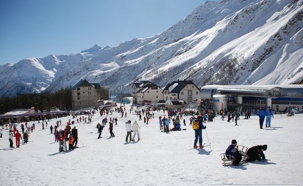 Estâncias de esqui de montanha da Rússia, região de Elbrus