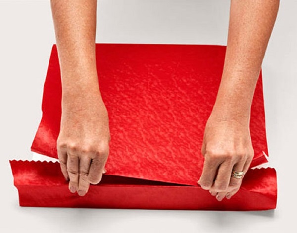 Como embalar um presente em um papel-presente