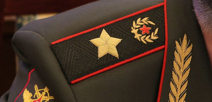 Como costurar epaulettes: dicas práticas