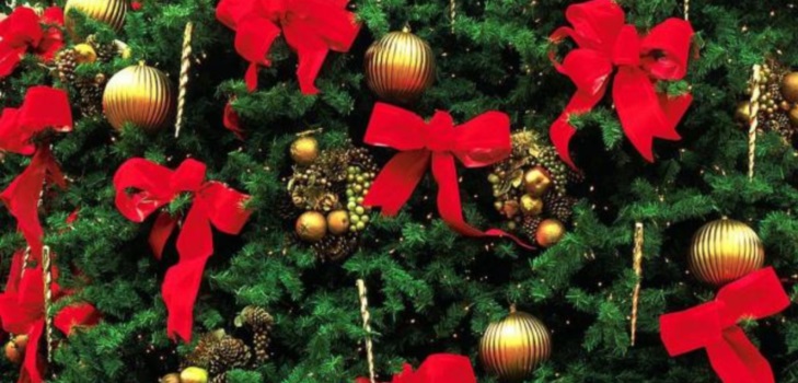Como fazer brinquedos em uma árvore de Natal