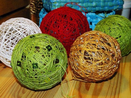 Como fazer brinquedos em uma árvore de Natal