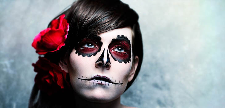 Maquiagem assustadora para Halloween com suas próprias mãos para meninas e meninas