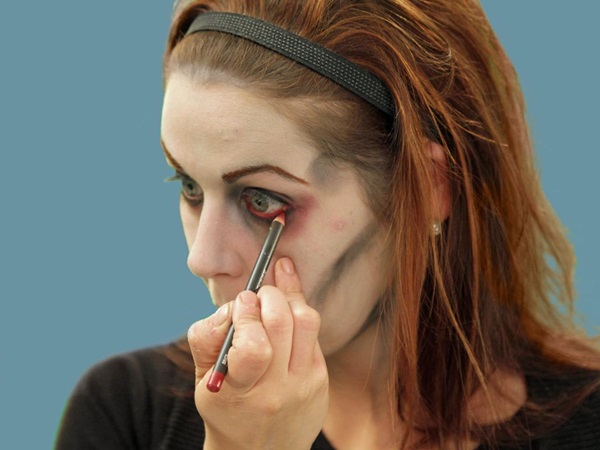 Maquiagem assustadora para Halloween com suas próprias mãos para meninas e meninas