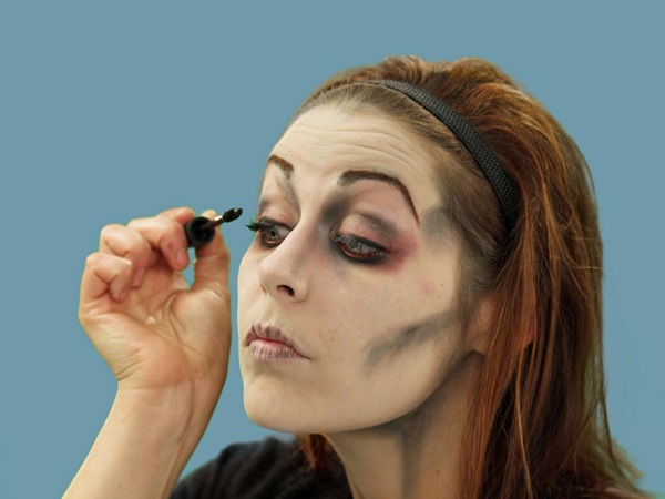 Maquiagem assustadora para Halloween com suas próprias mãos para meninas e meninas
