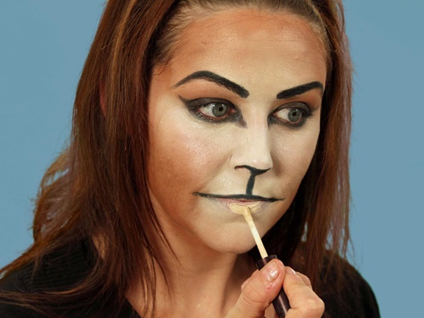 Maquiagem assustadora para Halloween com suas próprias mãos para meninas e meninas