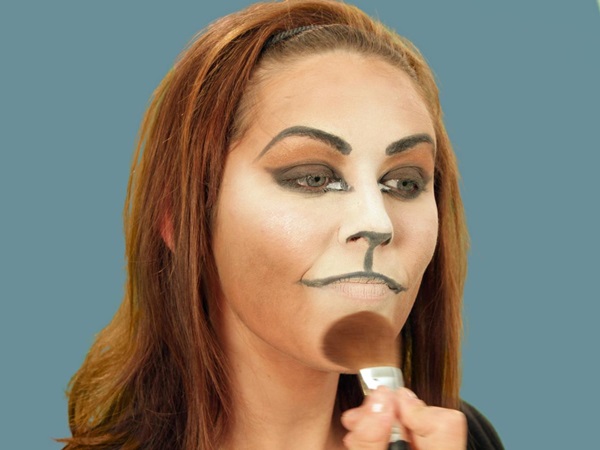 Maquiagem assustadora para Halloween com suas próprias mãos para meninas e meninas