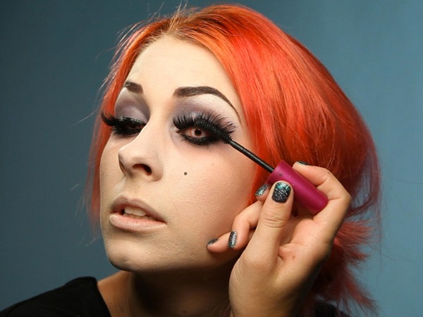 Maquiagem assustadora para Halloween com suas próprias mãos para meninas e meninas