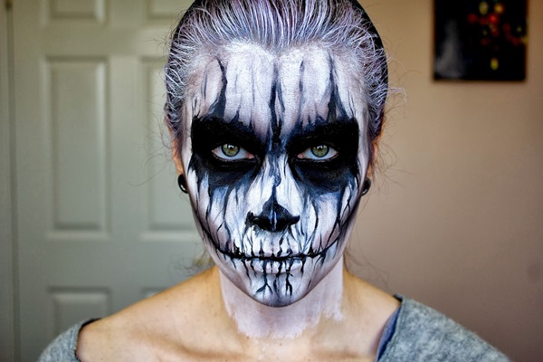 Maquiagem assustadora para Halloween com suas próprias mãos para meninas e meninas