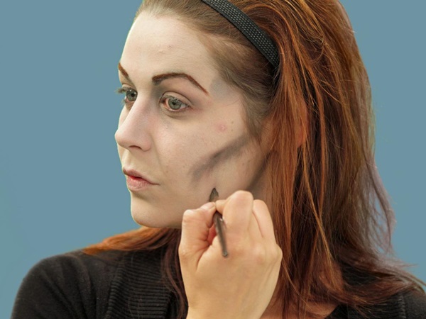 Maquiagem assustadora para Halloween com suas próprias mãos para meninas e meninas